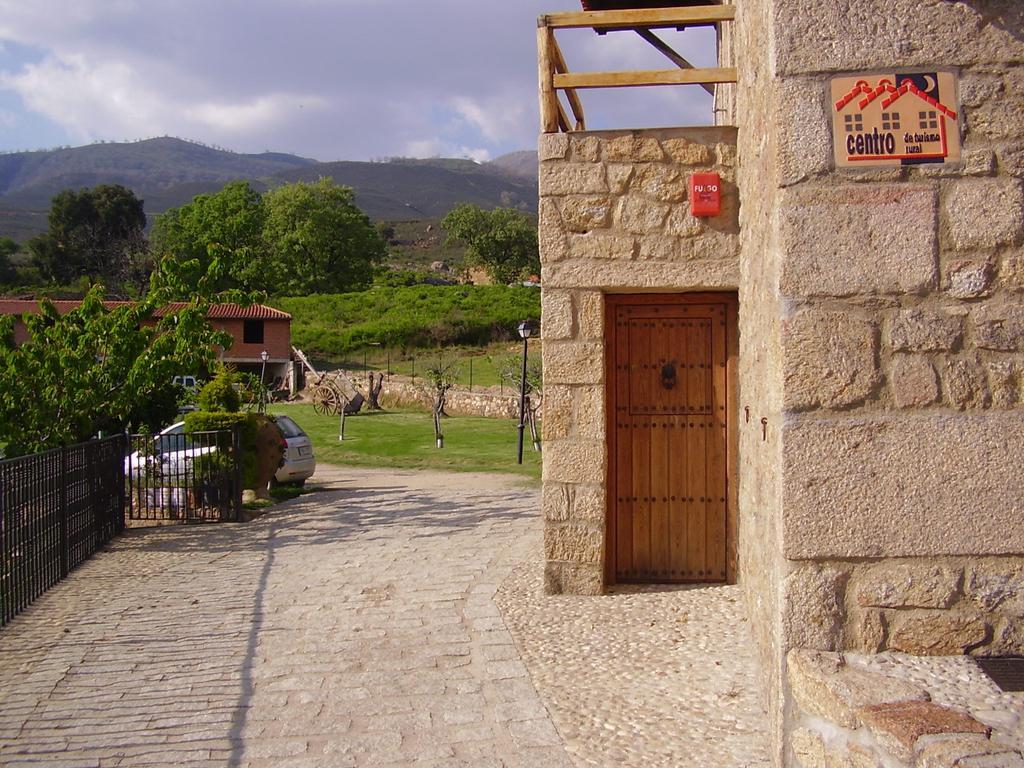 Gasthaus Casa Rural Ropino El Raso Exterior foto